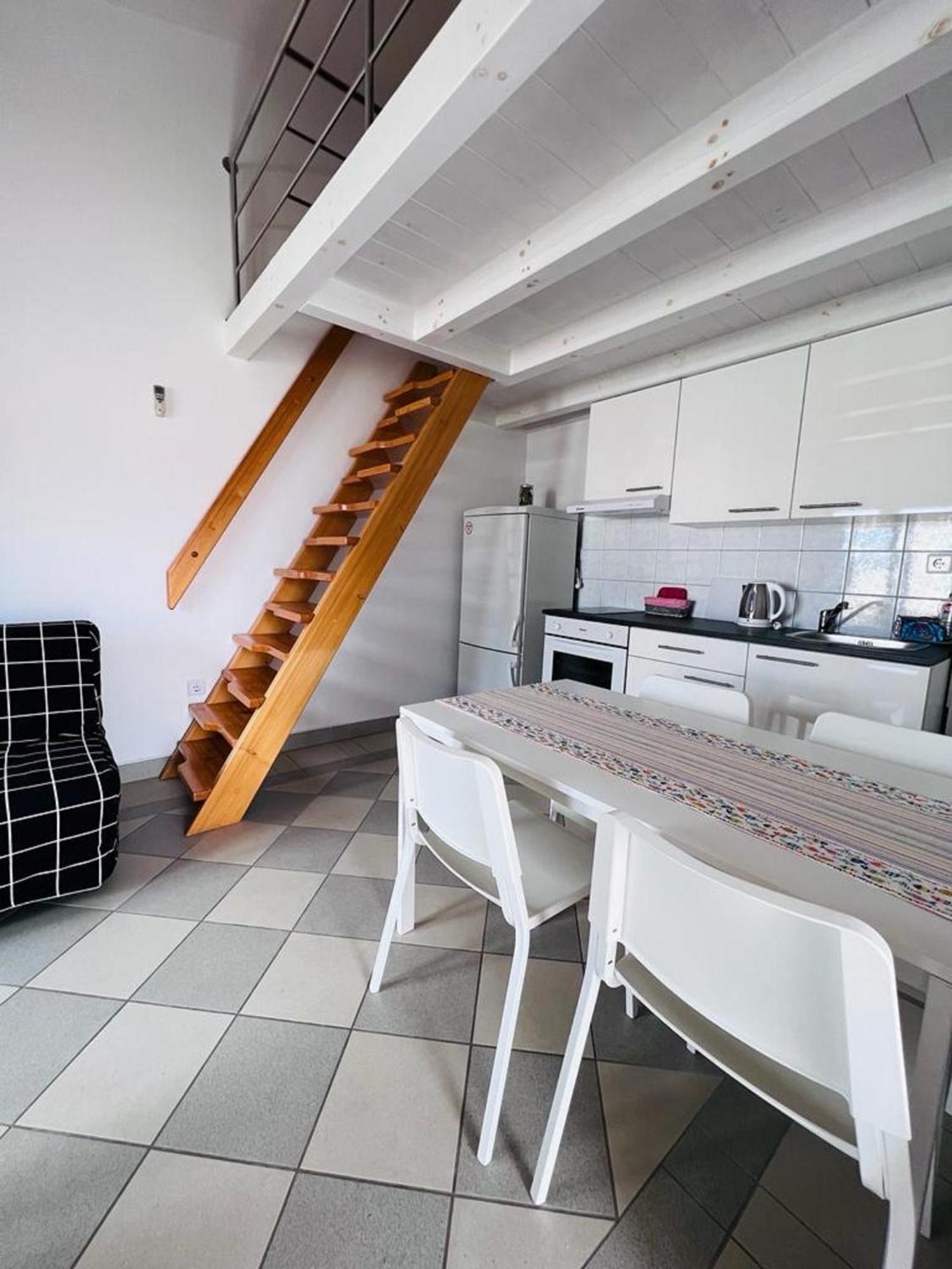 Sun N' Fun Apartments With Pool Novalja Zewnętrze zdjęcie